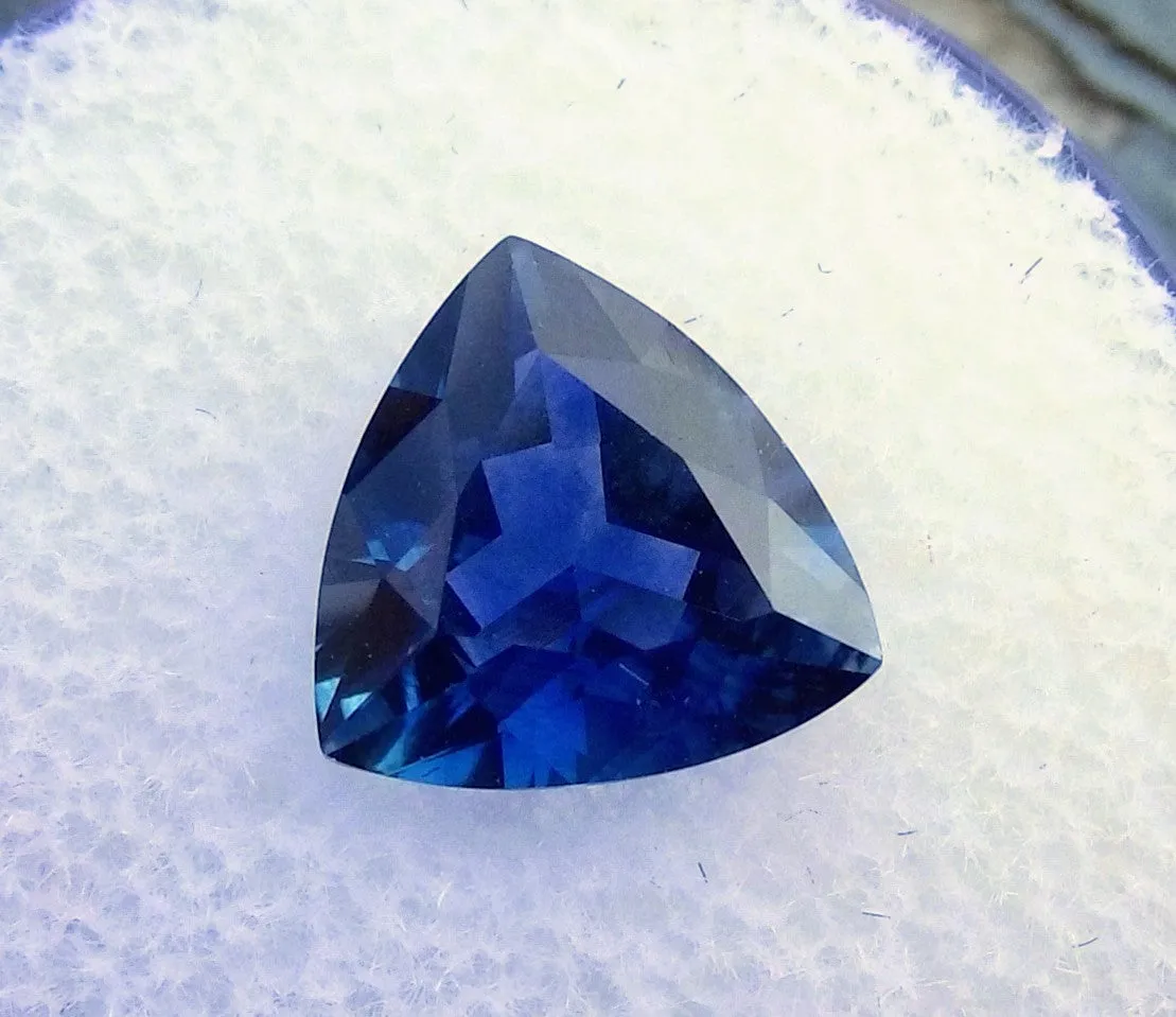 2.4ct VIBRANT DEEP BLUE MONTANA SAPPHIRE