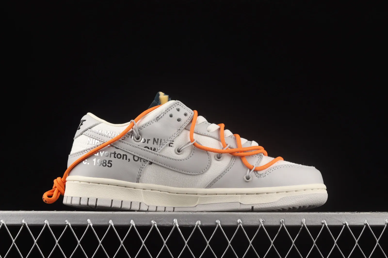 Off-White x Nike SB Dunk Low Lot 44 of 50 Neutral Grey Alpha Orange DM1602-104