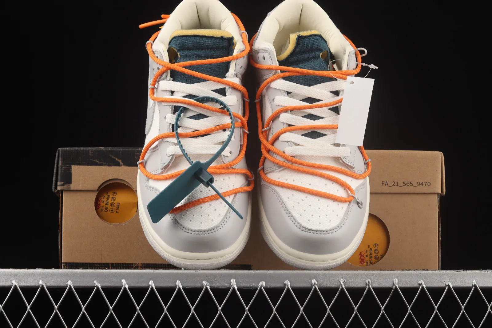 Off-White x Nike SB Dunk Low Lot 44 of 50 Neutral Grey Alpha Orange DM1602-104